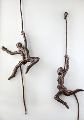 Metal sculpture, Acrobat sculpture, wire mesh, Acrobat on aerial rope