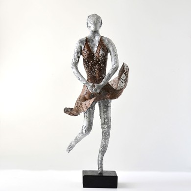 פסל של רקדן - פיסול ברשת מתכת 