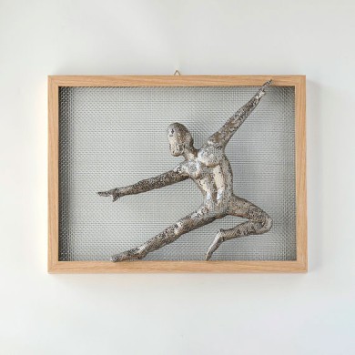 Wire mesh Dancer - Work of Niv - metal sculpture
