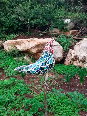 Bird with mosaic tiles - Work of Salit - metal sculpture